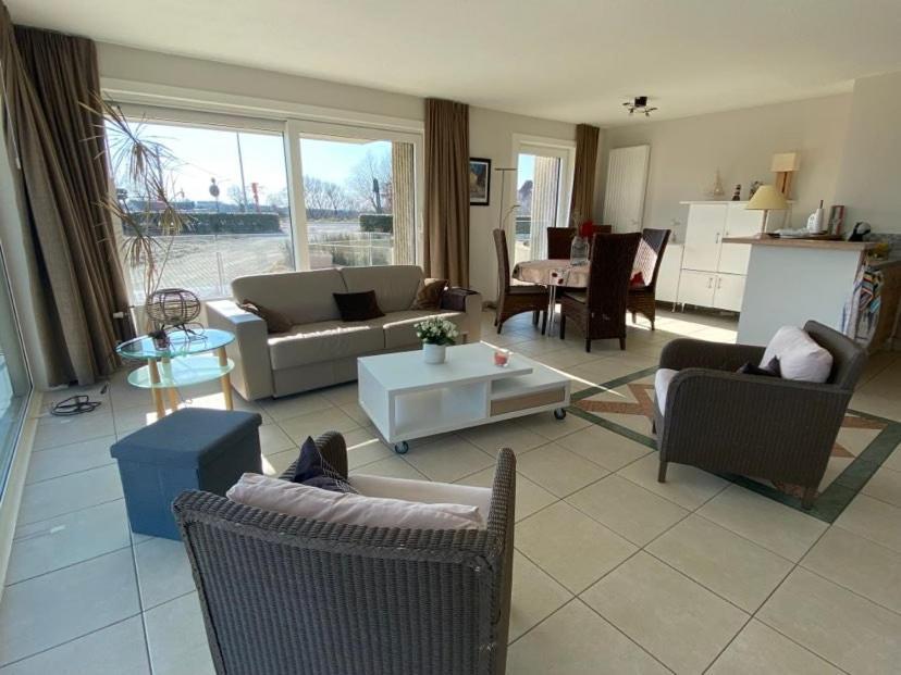 Seadream - Modern, Sunny With Big Terraces & Open View - Very Close To Sea, Beach, Shops, Restaurants & Beach Bars Nieuwpoort Buitenkant foto